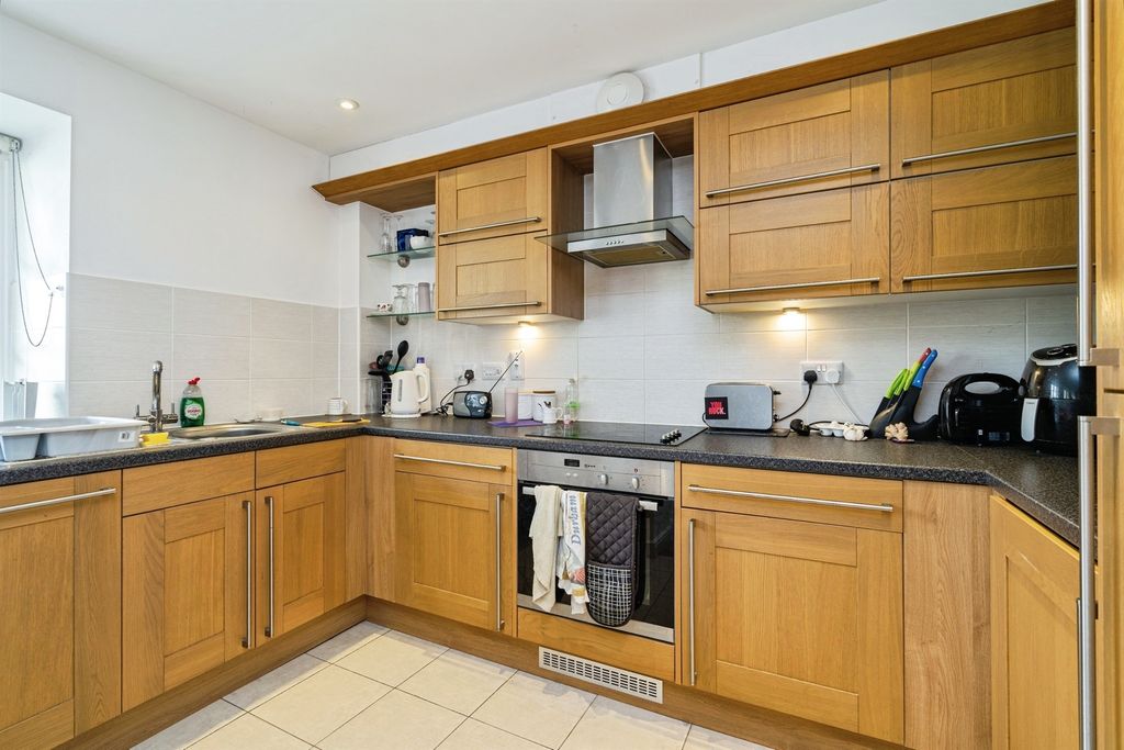 Property photo 2 of 16