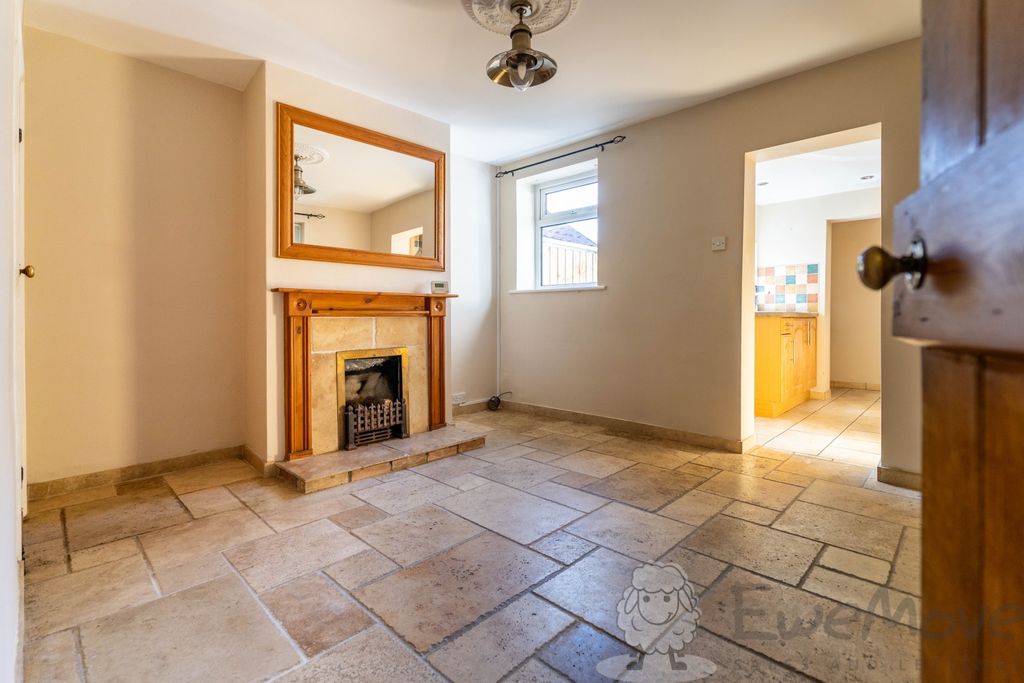 Property photo 3 of 12 Dining Room