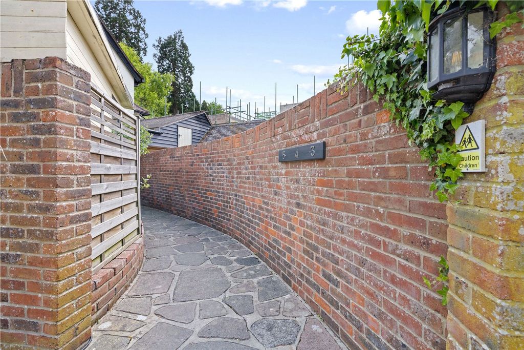 Additional image 16 of 2 bed flat for saleHaslemere Road, Liphook GU30