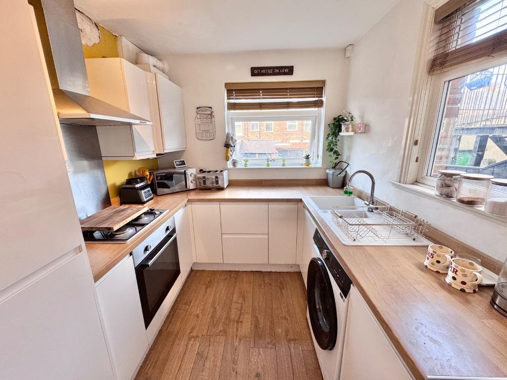 Property photo 2 of 16 Kitchen