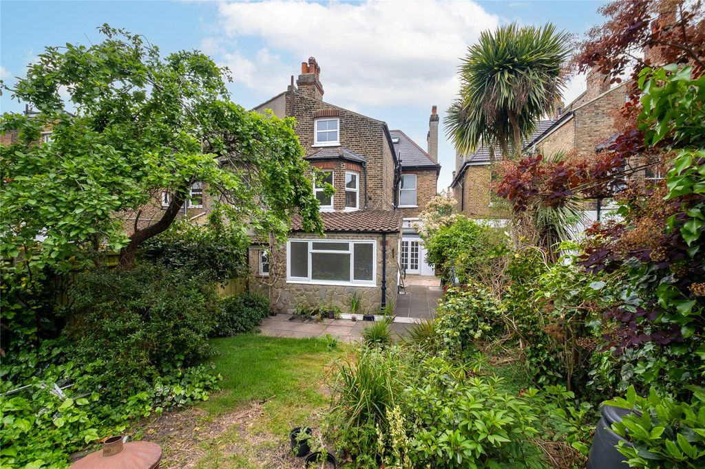 Property photo 3 of 19 Picture No. 24