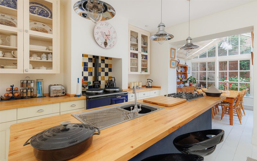 Property photo 2 of 29 Kitchen