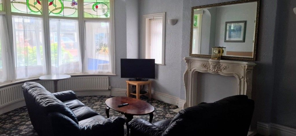 Property photo 2 of 20 Living Room