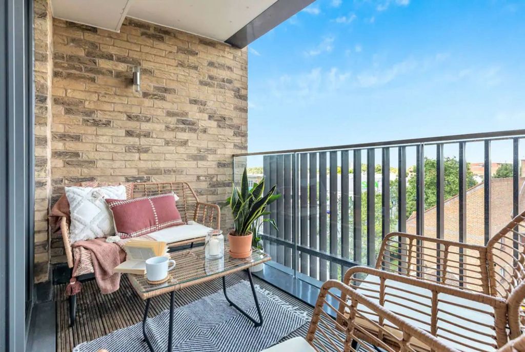 Property photo 3 of 13