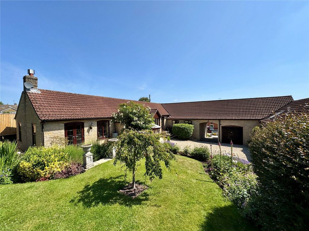 Property photo 1 of 33 Picture No. 04