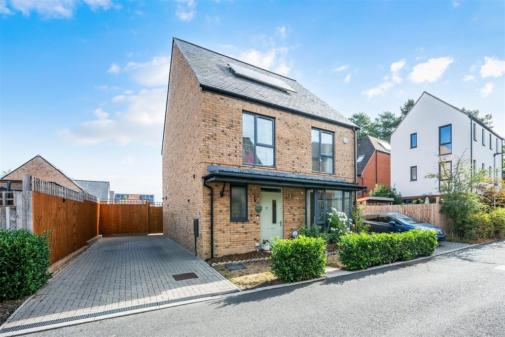Property photo 2 of 29 Cruden Place, 4 - (1).Jpg