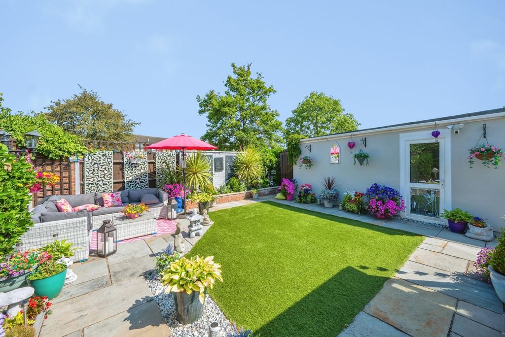 Property photo 2 of 22 Pbox-Img.Jpg
