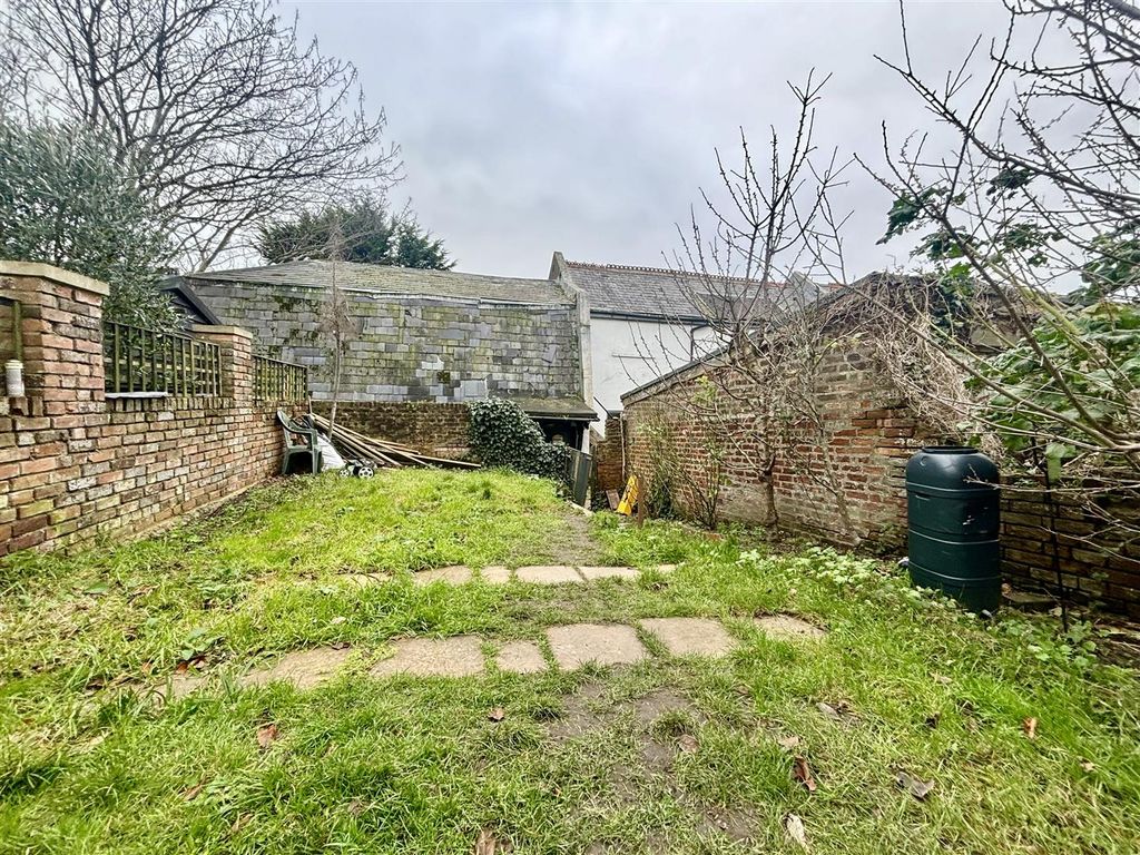 Property photo 1 of 17 Garden