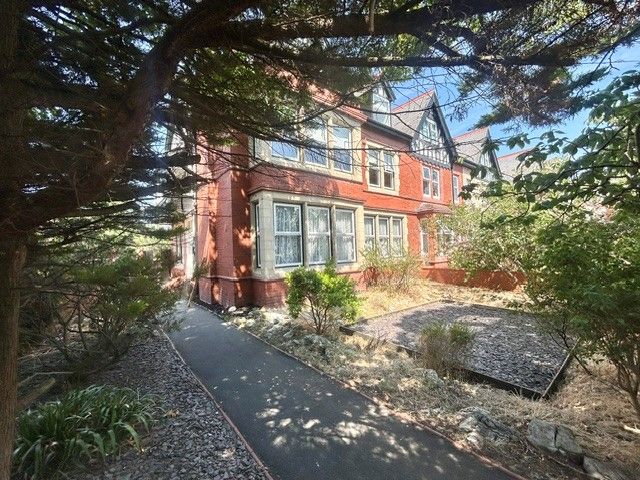Property photo 1 of 8