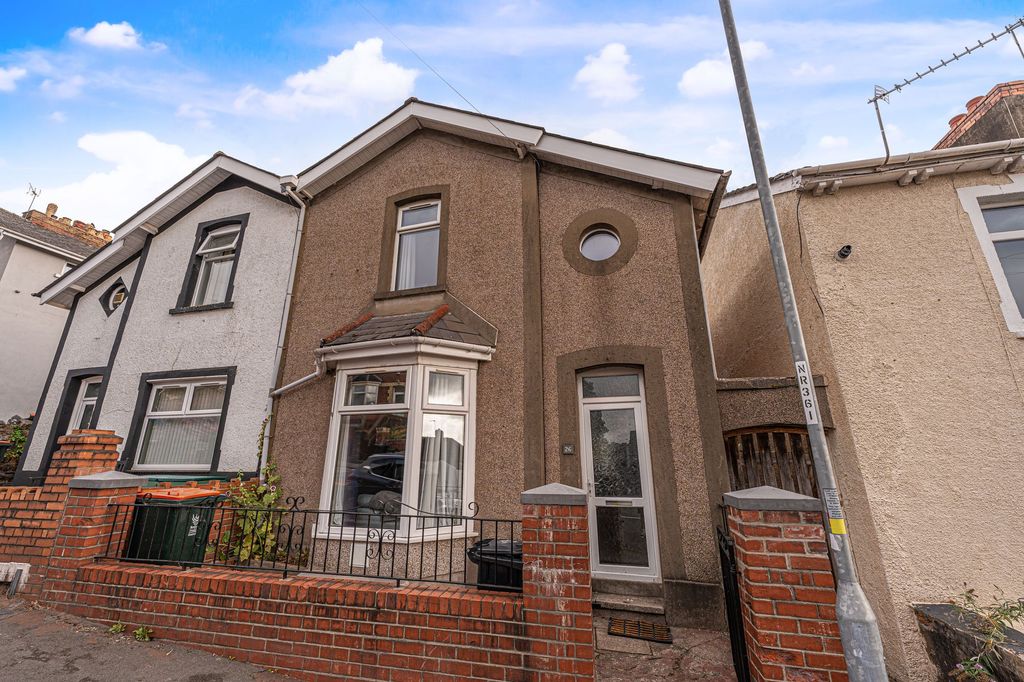 Property photo 1 of 32