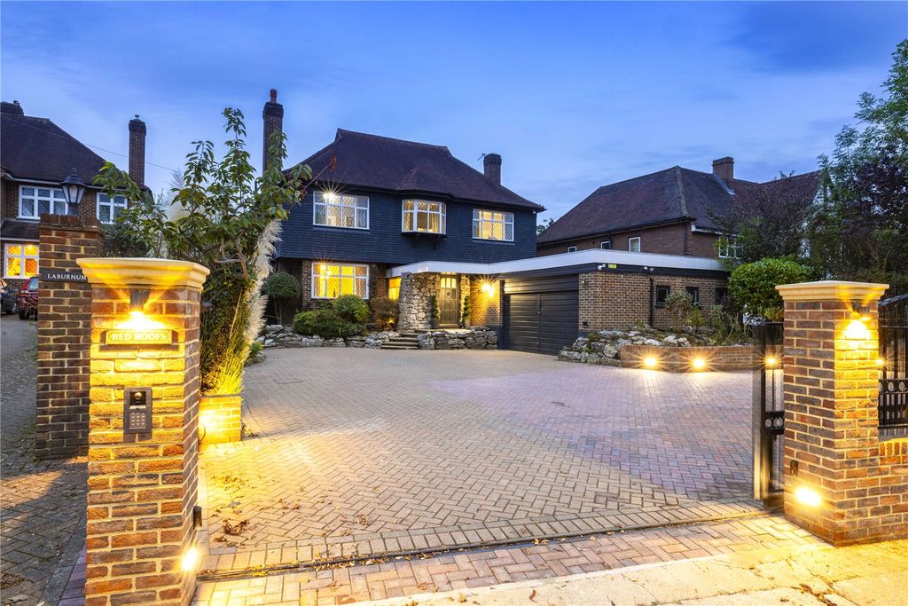 Property photo 1 of 19 Front Dusk