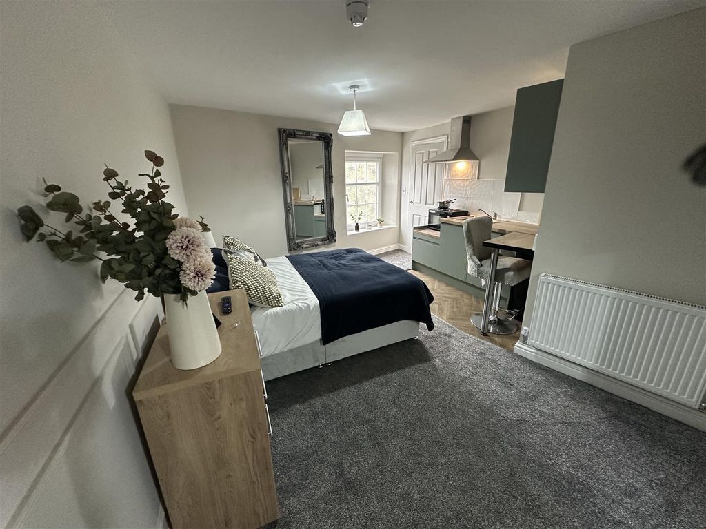 Property photo 3 of 5 Moor Street.Jpg