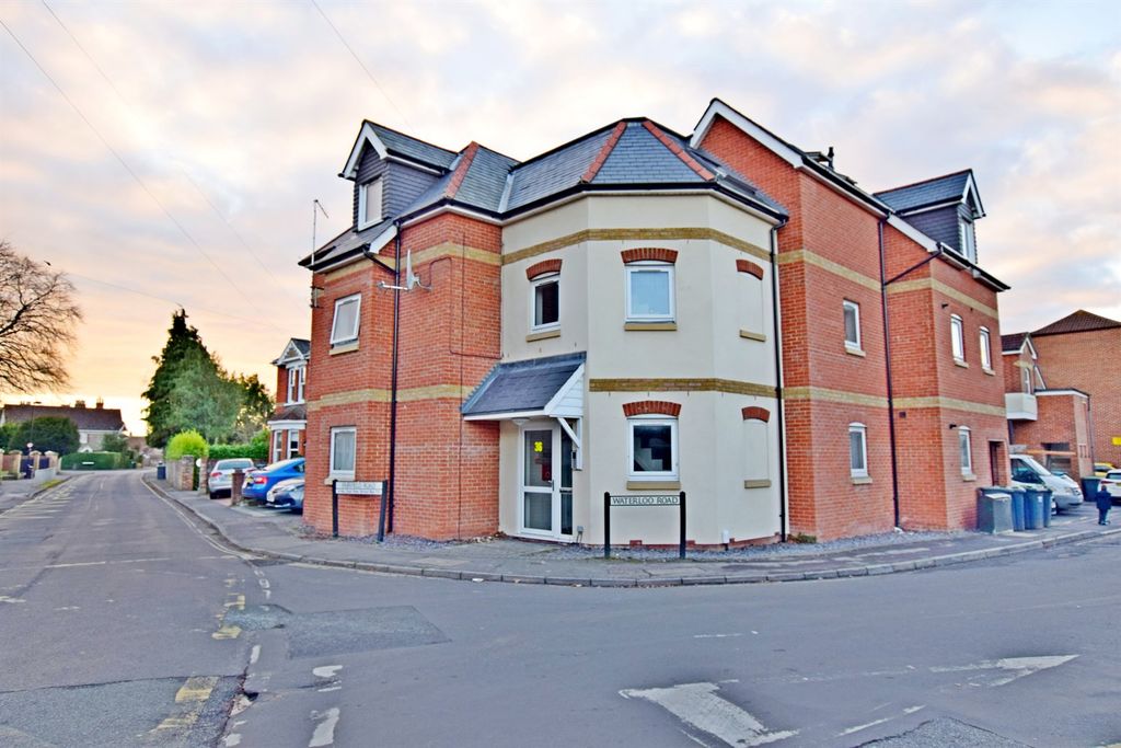 Property photo 1 of 4 (Main)