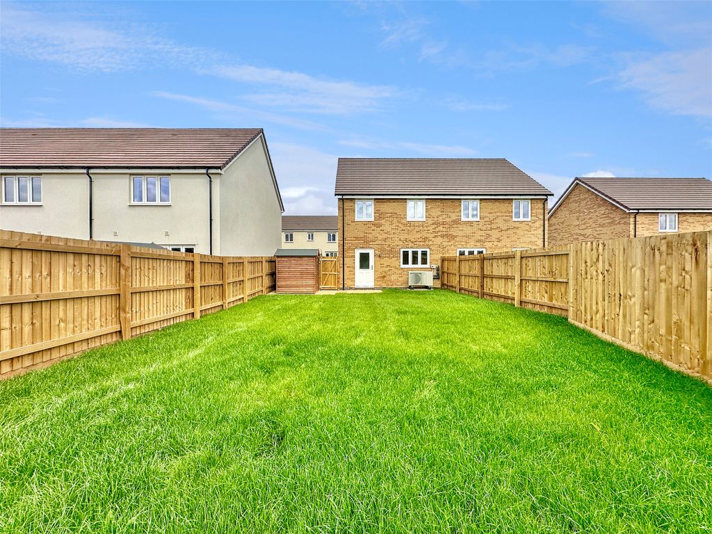 Property photo 2 of 21 Picture No. 28