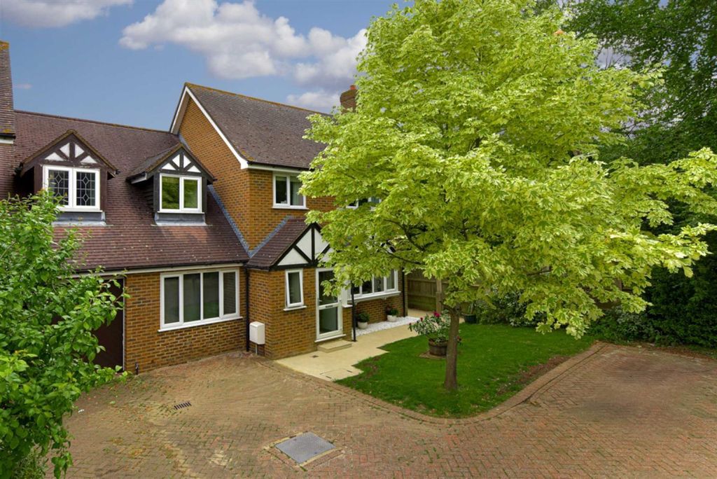 Property photo 1 of 20 Bluegates