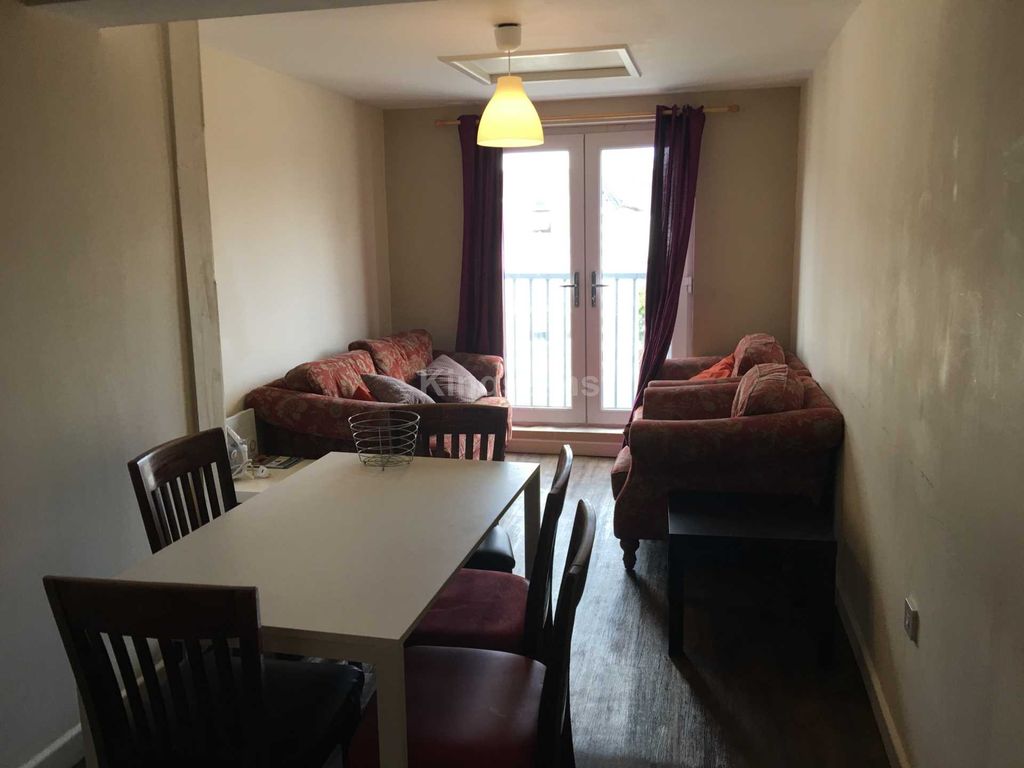 Property photo 3 of 11