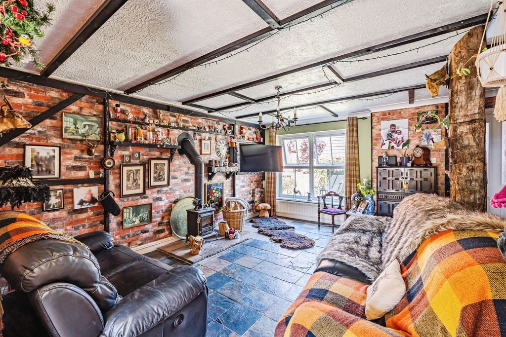 Property photo 2 of 20