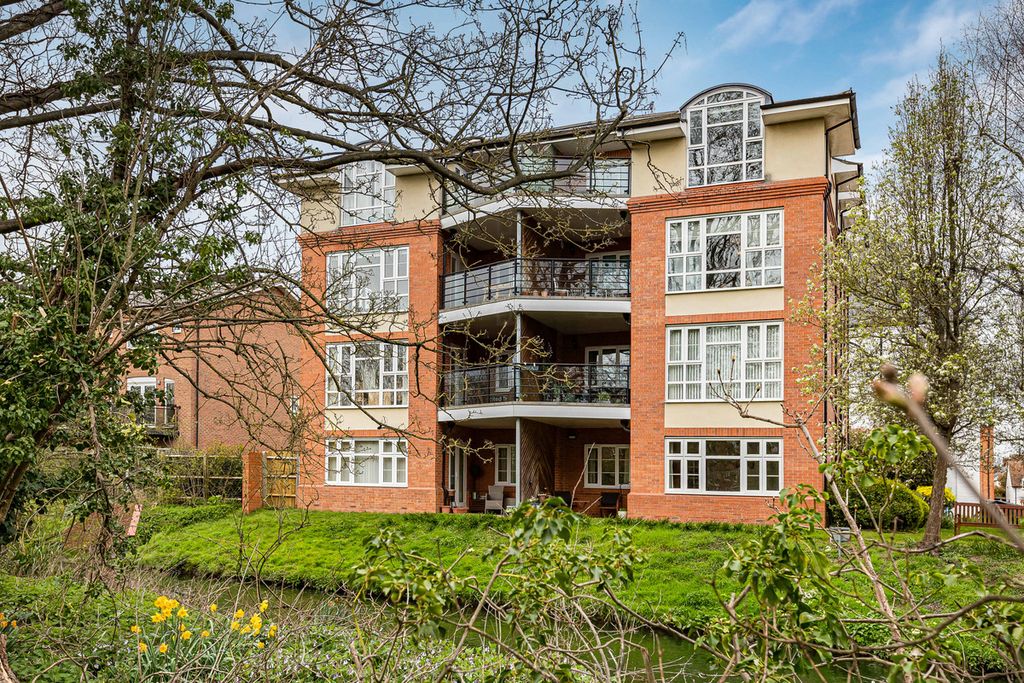 Property photo 1 of 20