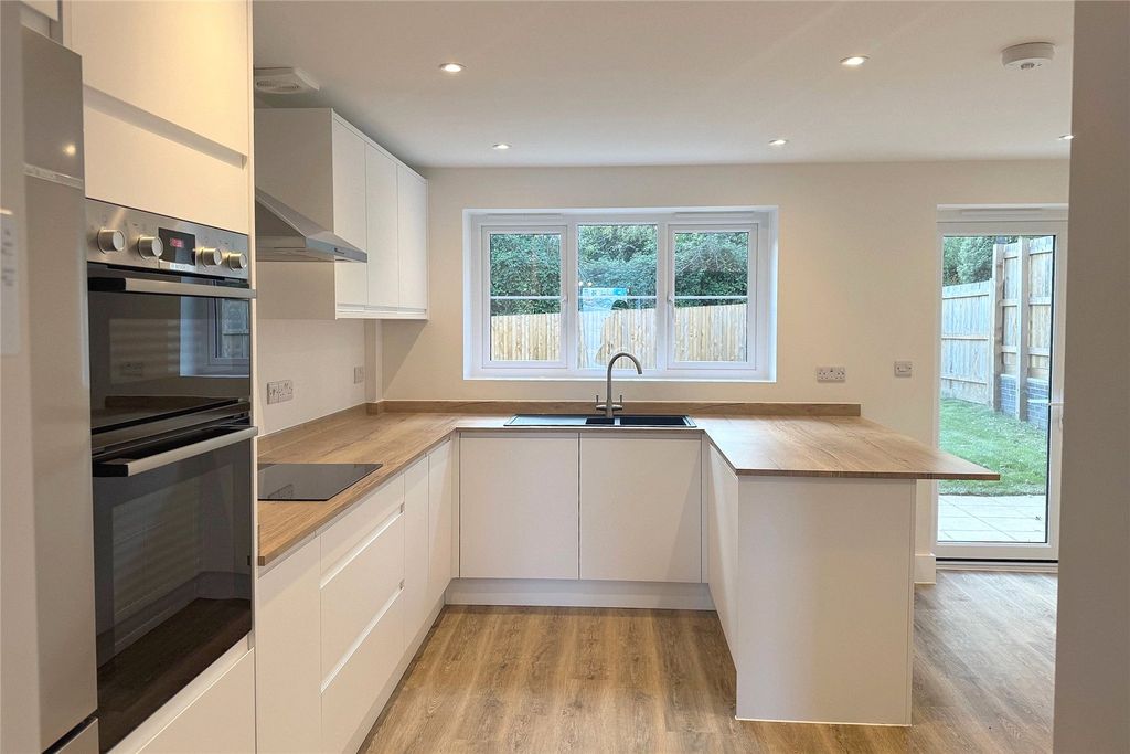 Property photo 3 of 9 Picture No. 13