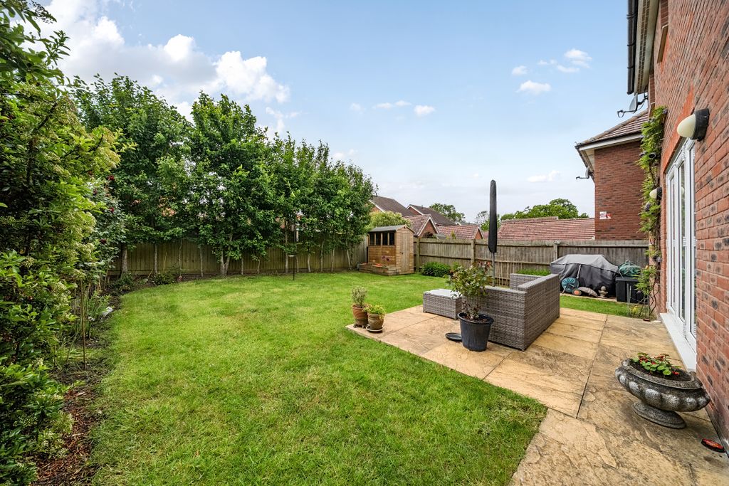 Property photo 2 of 16 14646483