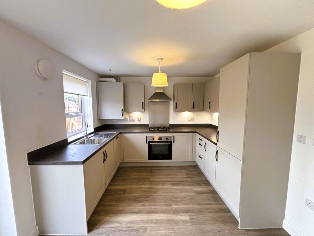 Property photo 2 of 13 Kitchen.Png