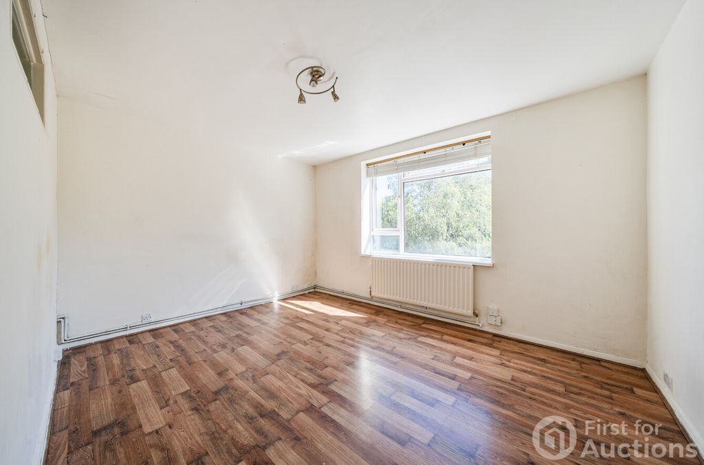 Property photo 2 of 9 2