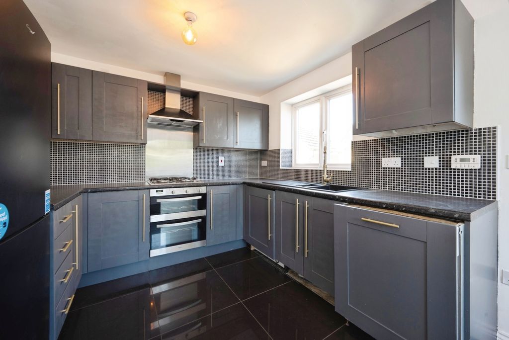 Property photo 2 of 17 Pbox-Img.Jpg
