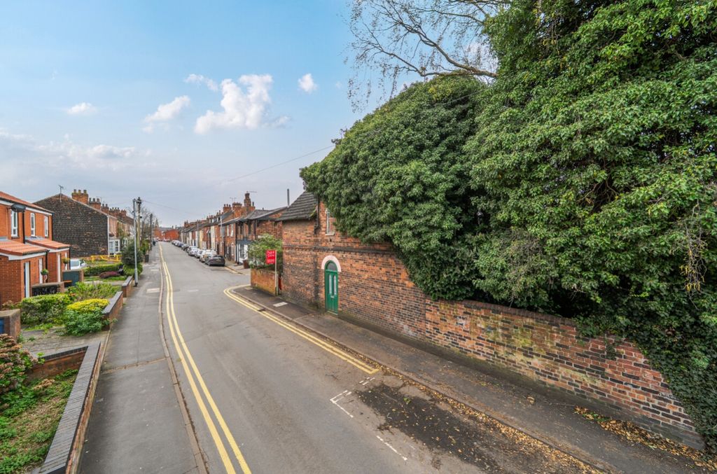 Property photo 2 of 20 1422869-1-69cd27484Eca9