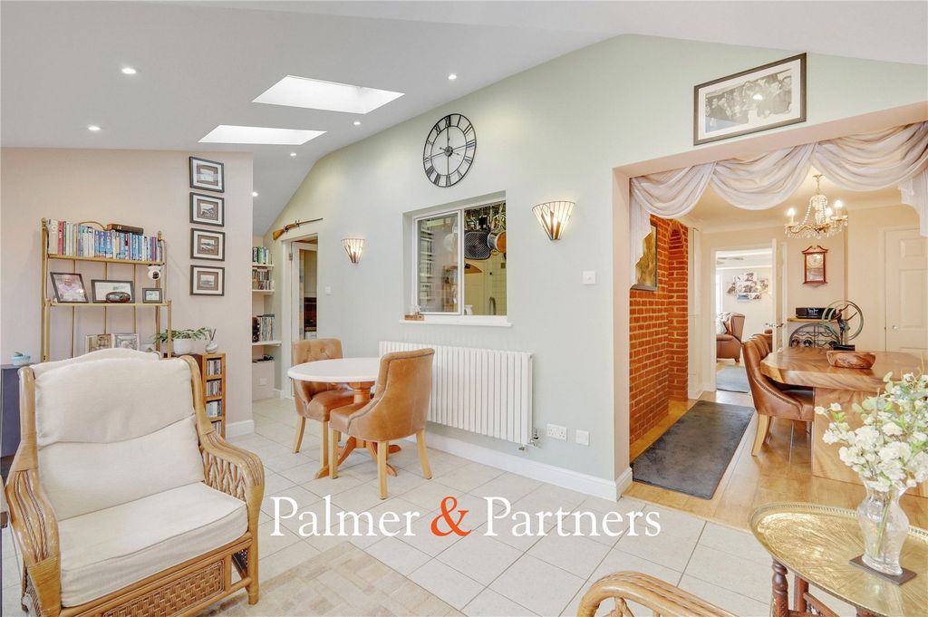 Property photo 3 of 28 Picture No. 18