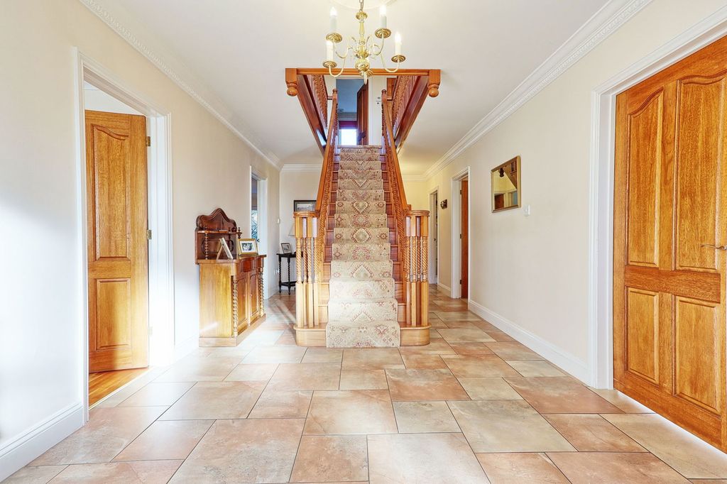 Property photo 2 of 47