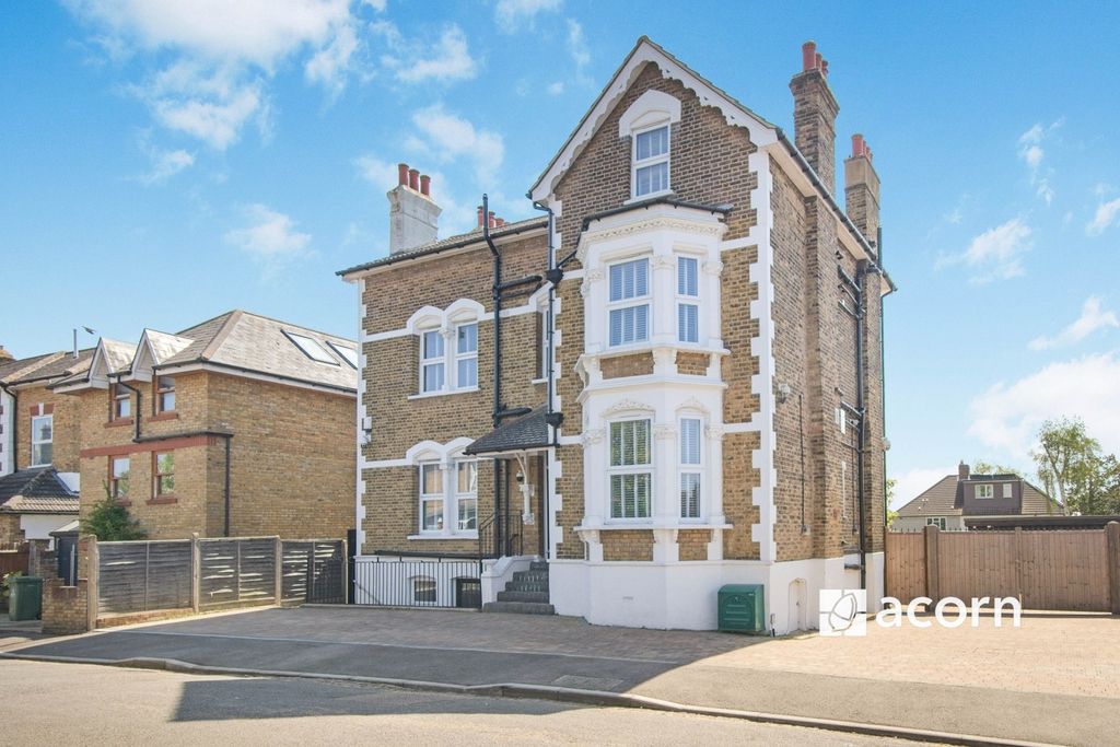 Property photo 2 of 11 External