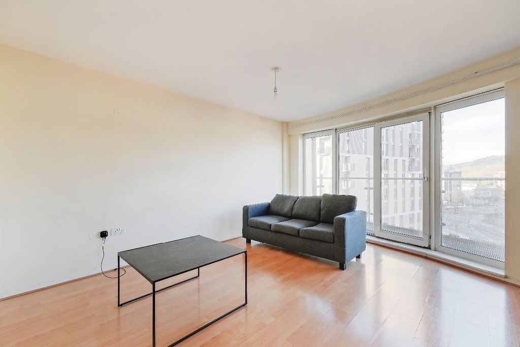 Property photo 2 of 18