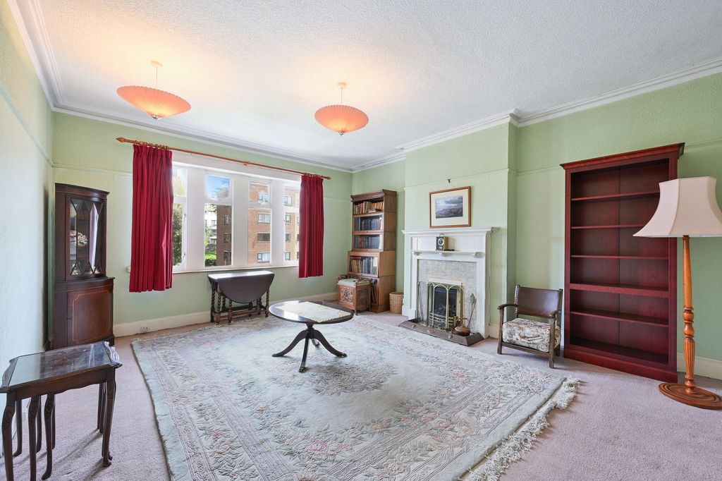 Property photo 3 of 12