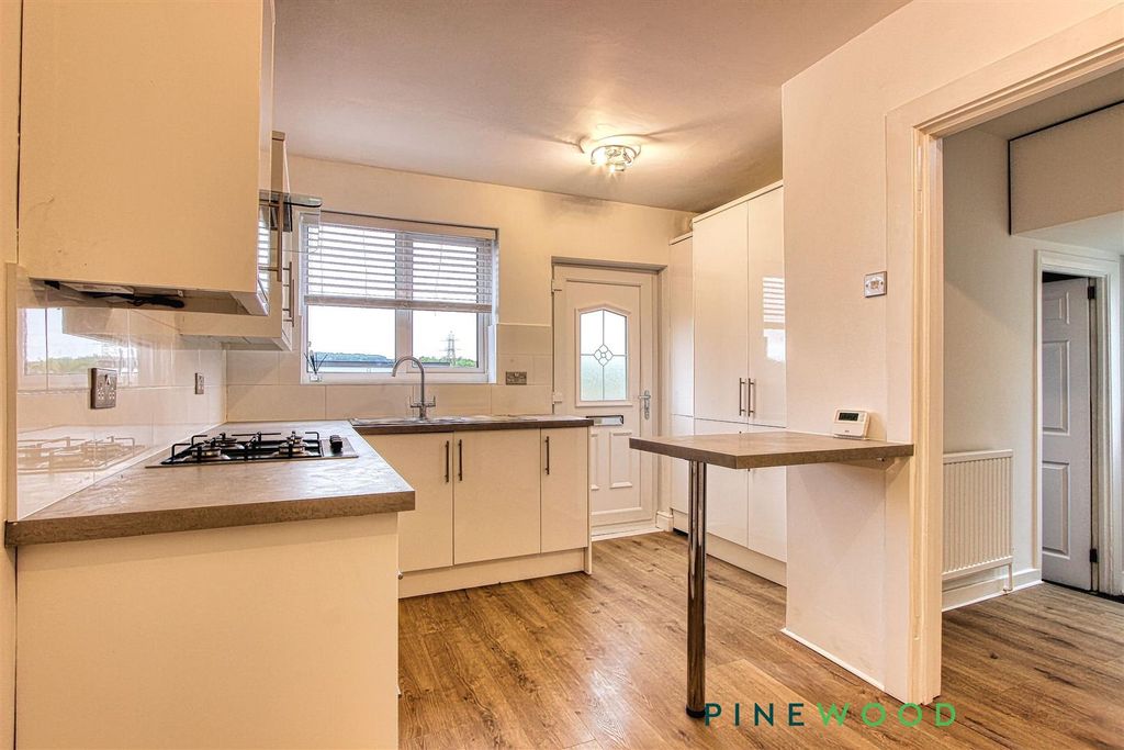 Property photo 3 of 24 Breakfast Kitchen