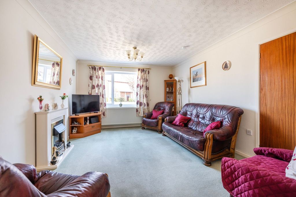 Property photo 2 of 19