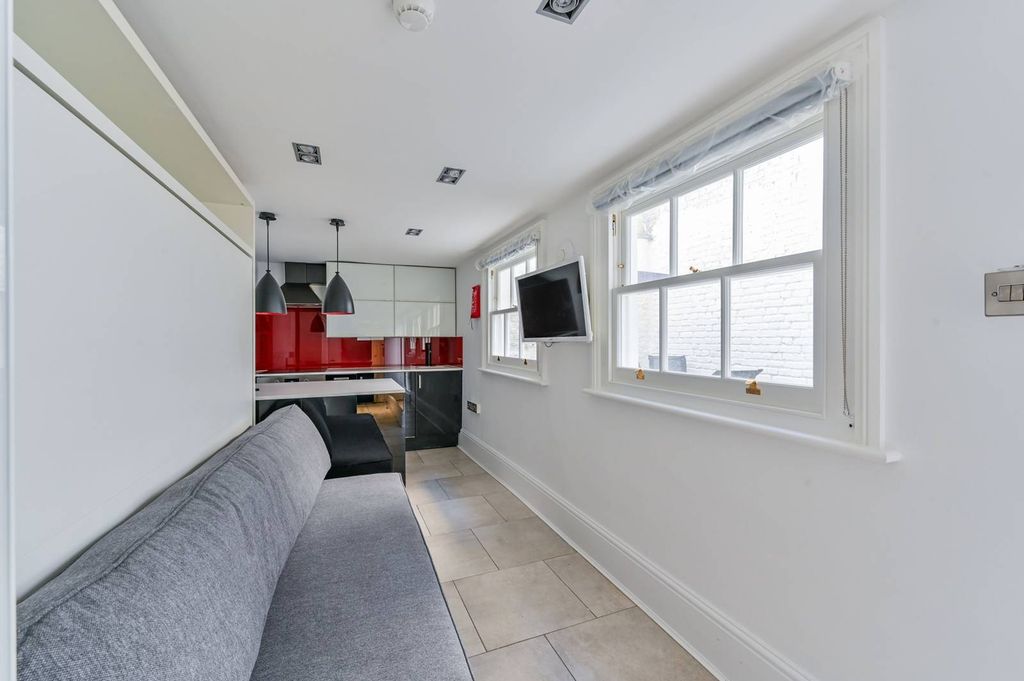 Property photo 2 of 6