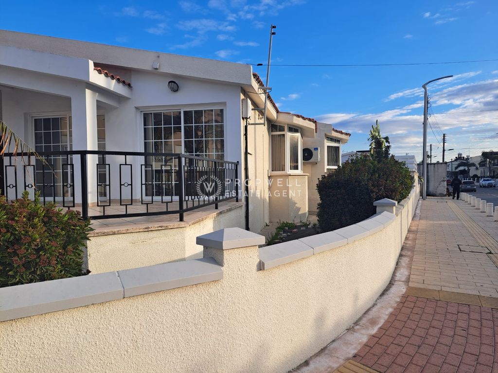 Property photo 2 of 27