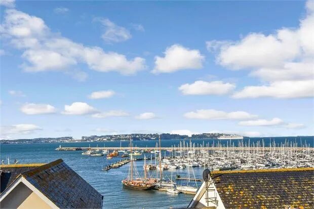 Property photo 2 of 12 Picture 2