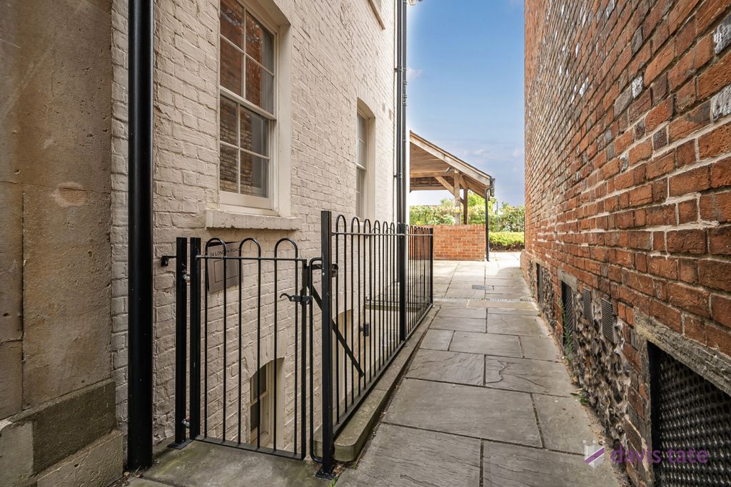 Property photo 2 of 9 Picture No. 27