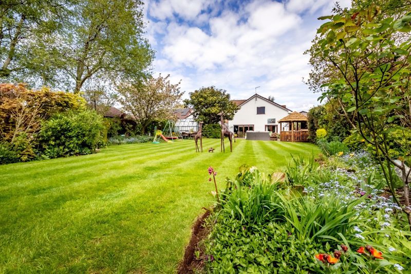 Property photo 2 of 23 Garden