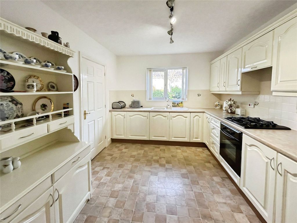 Property photo 3 of 12 Kitchen/Dining Room