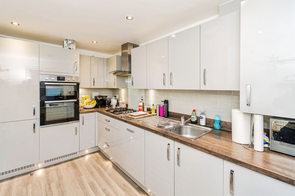 Property photo 3 of 16