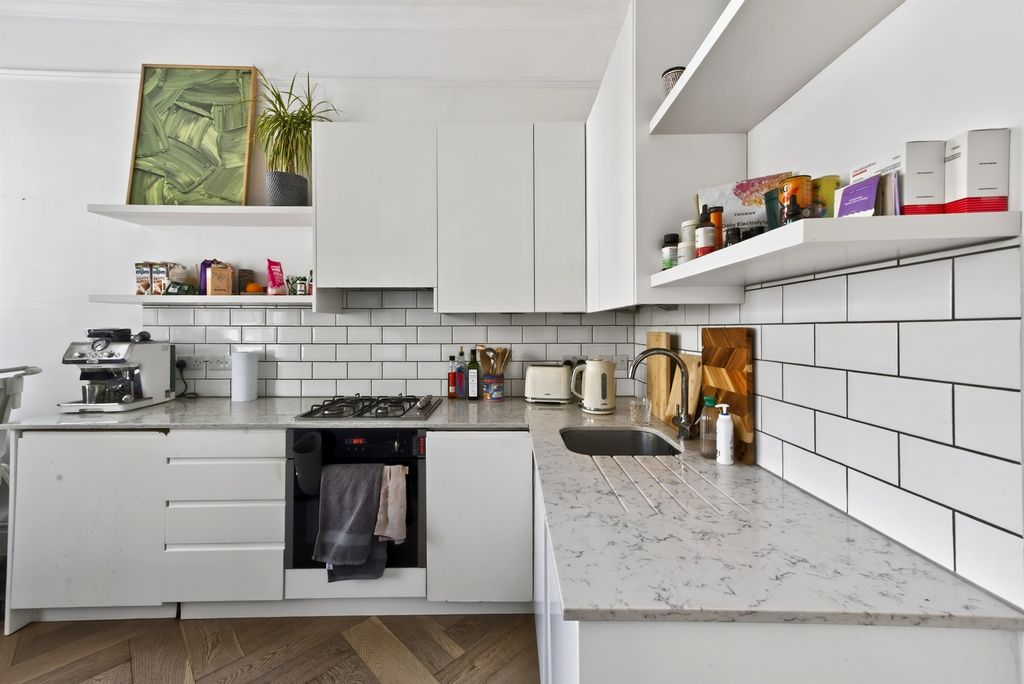 Property photo 3 of 40