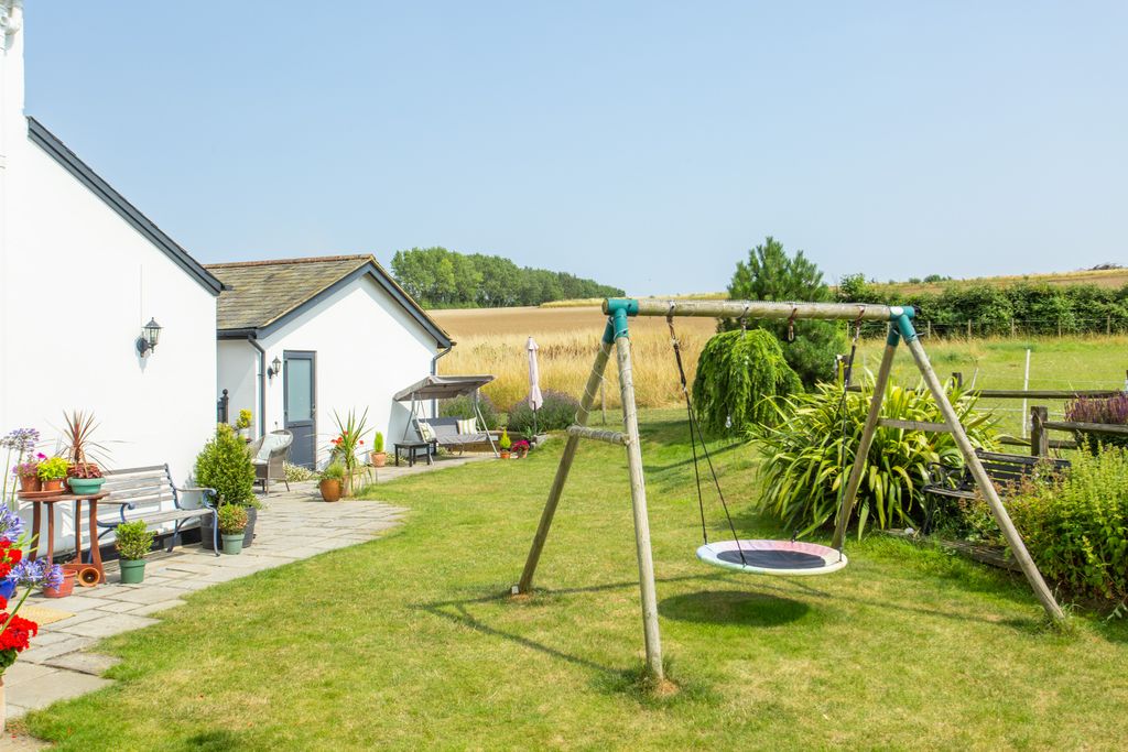 Property photo 3 of 14 Picture 3