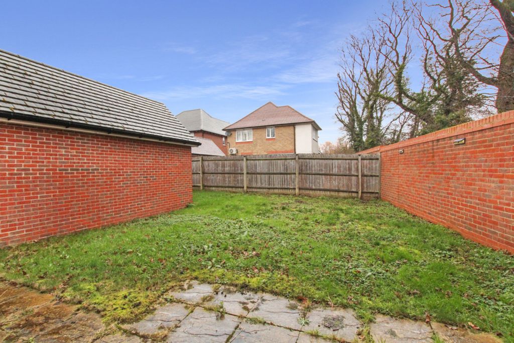 Property photo 2 of 26
