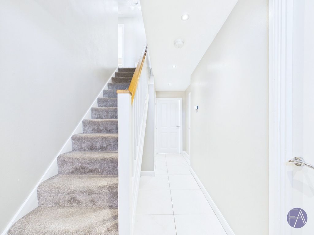 Property photo 3 of 20 5900132