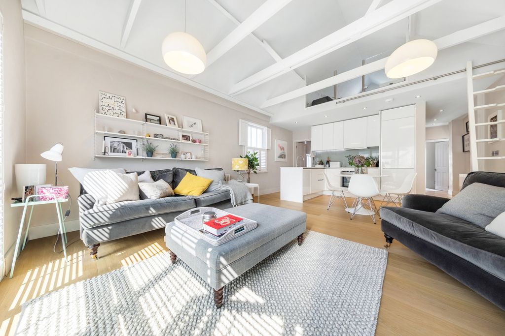 Property photo 1 of 12 4386660