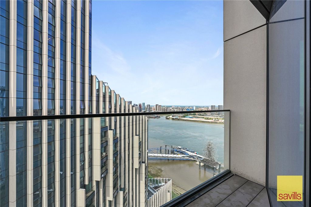 Property photo 2 of 18 Balcony