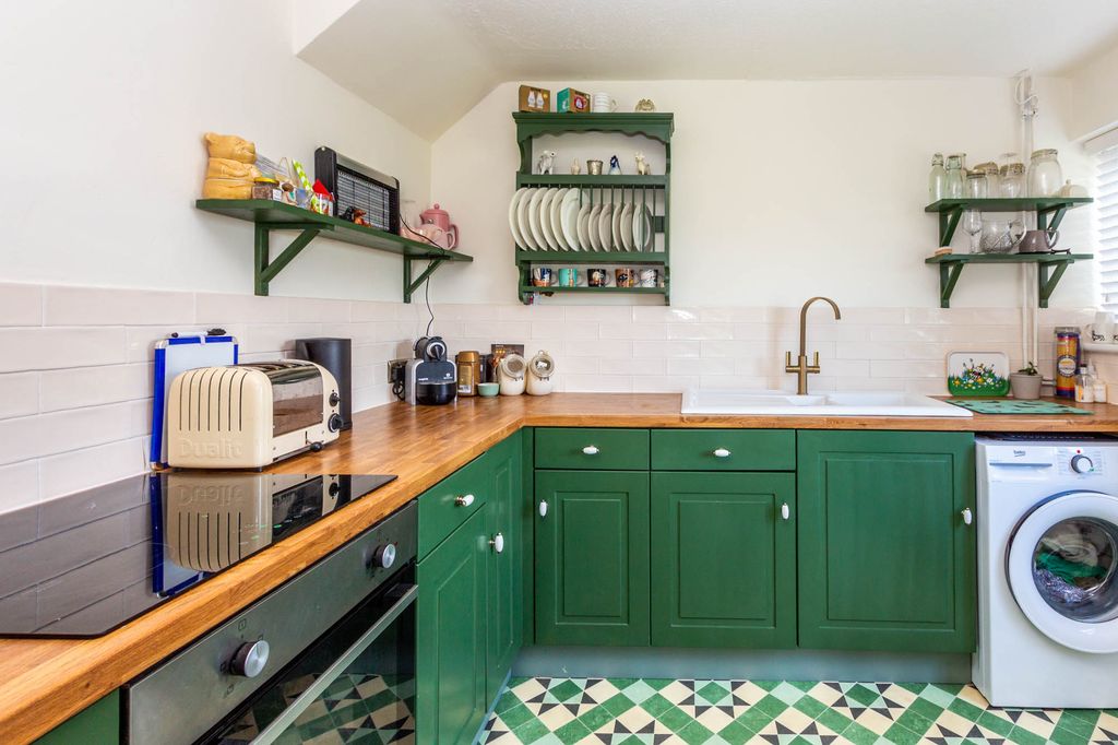 Property photo 3 of 14 Kitchen