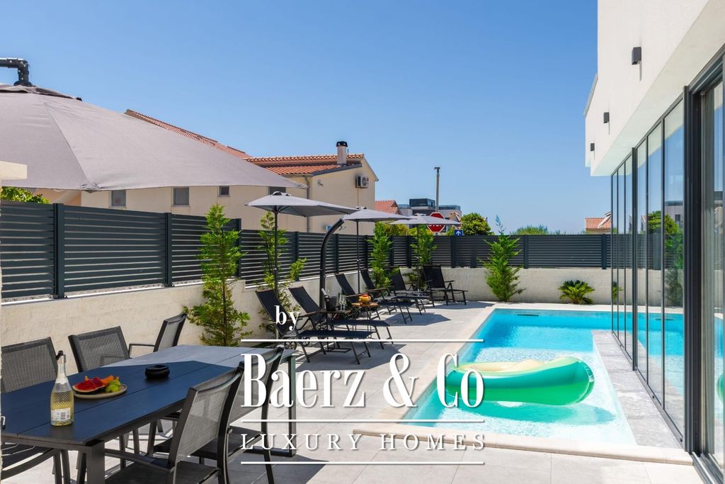 Property photo 3 of 35